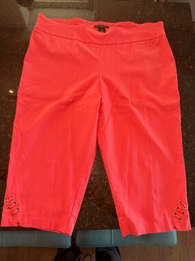 Worthington Coral Pink Capri Pants with Gold Grommet Detail